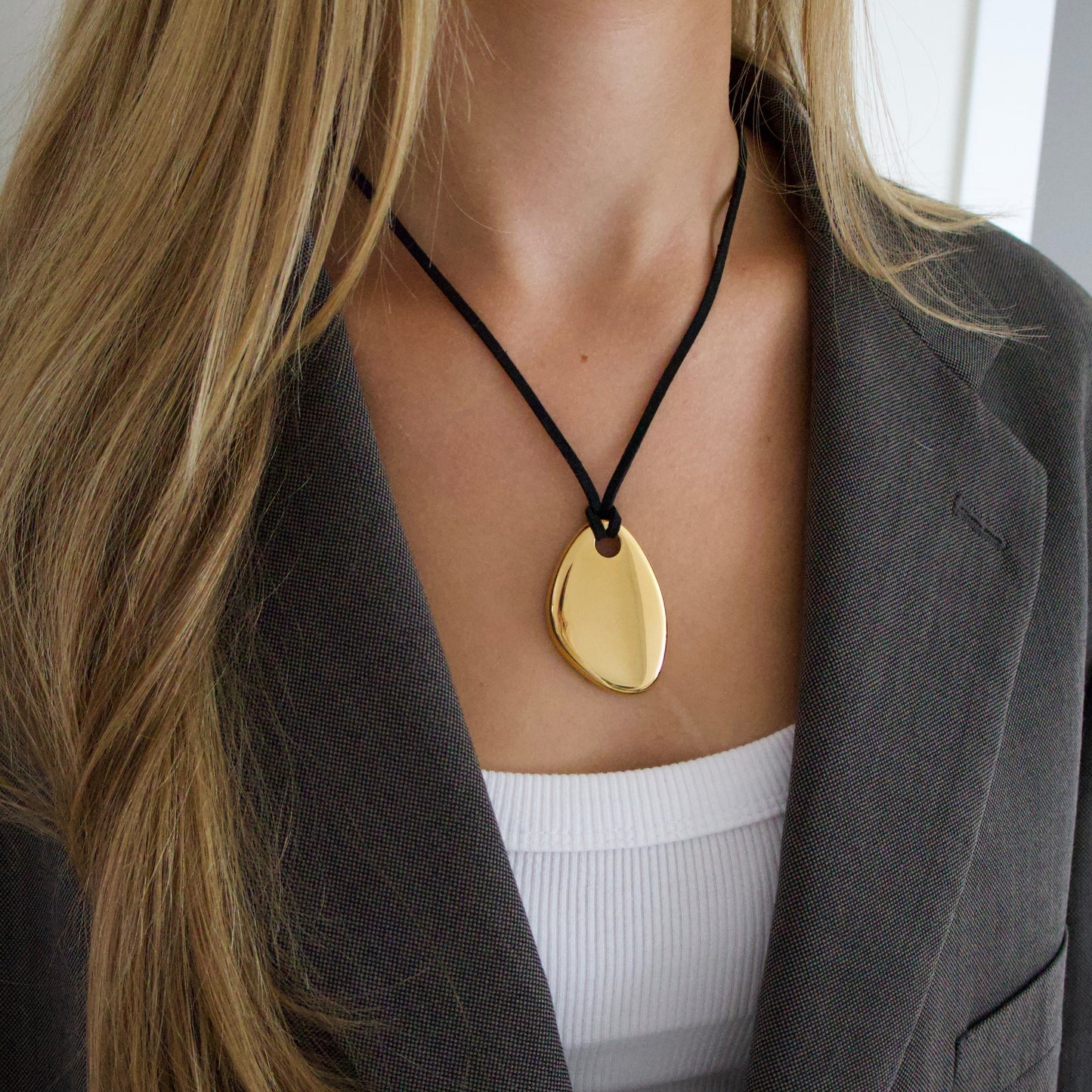 LIORA NECKLACE