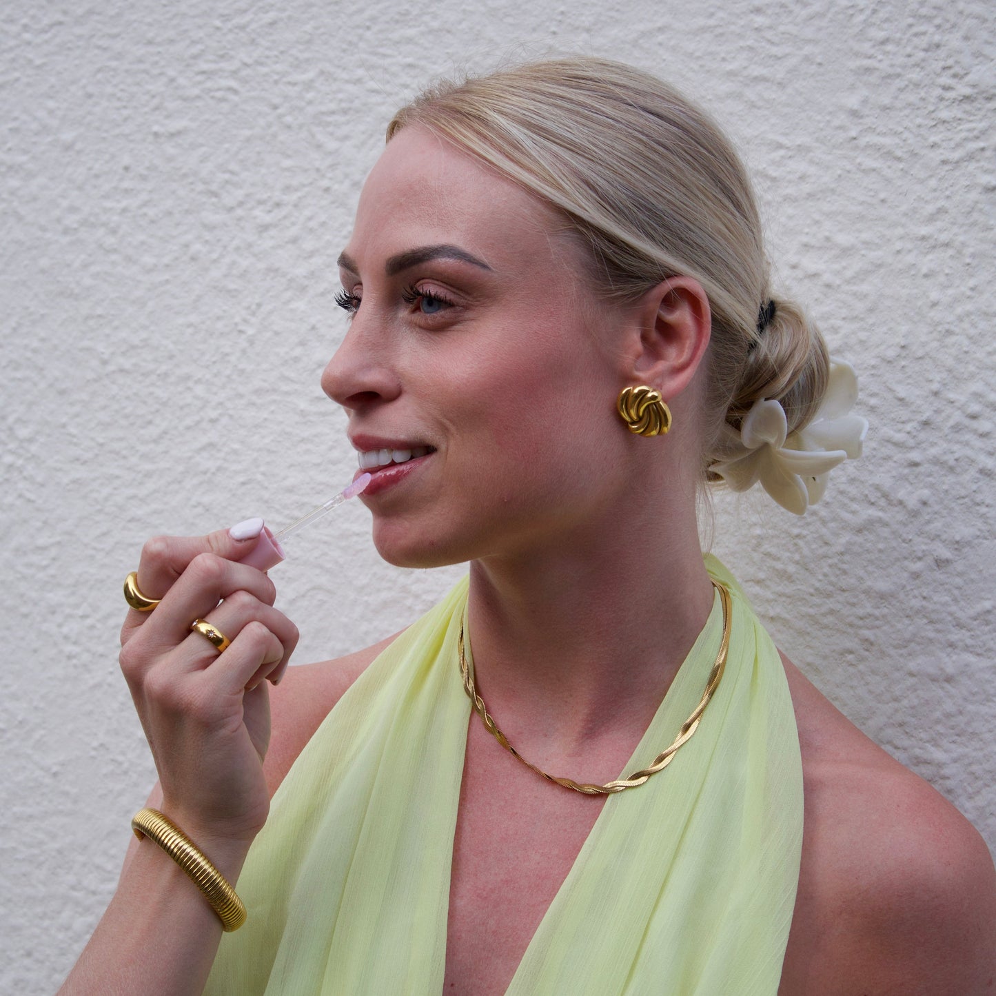TWIST ORÁ NECKLACE