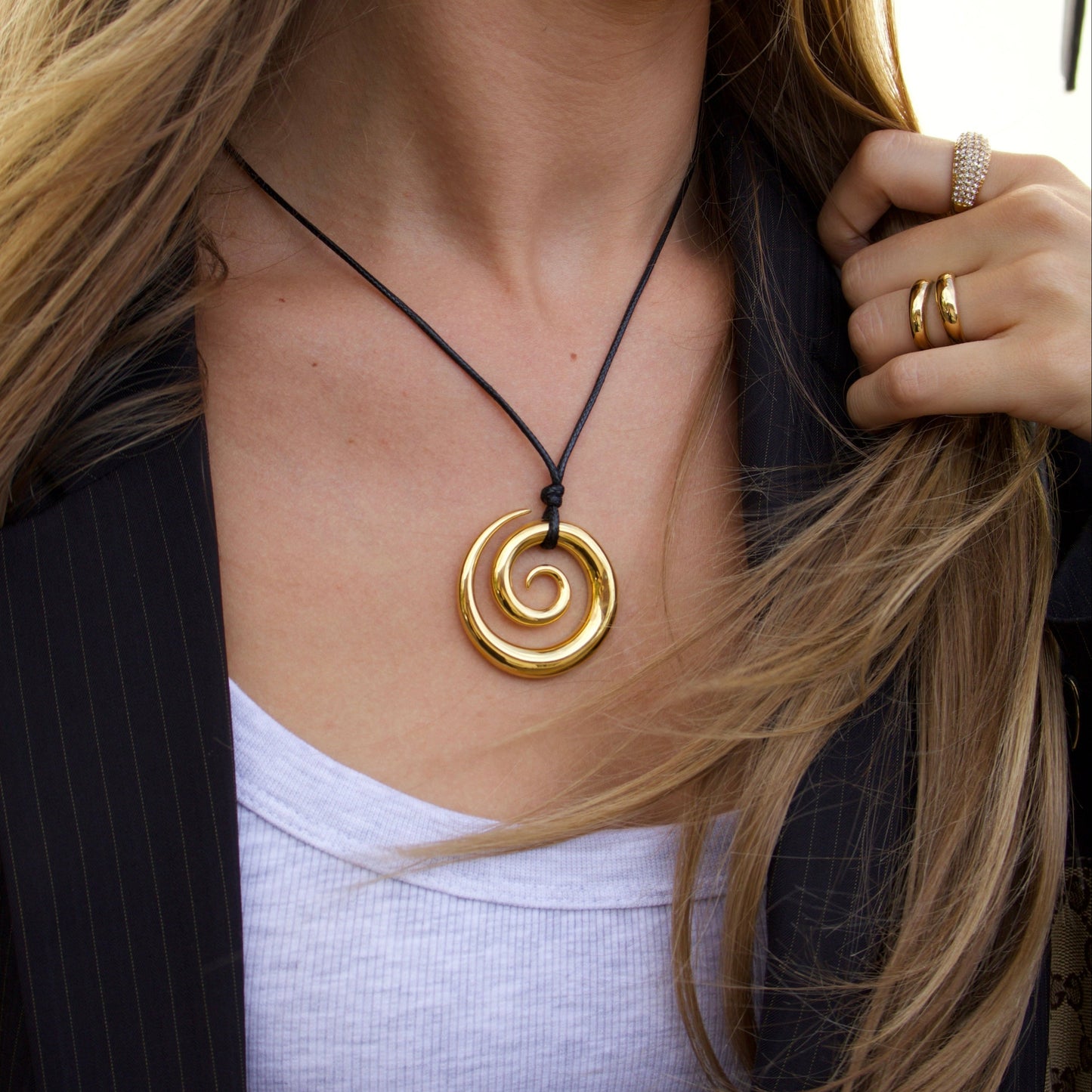 CIRCLÉ NECKLACE
